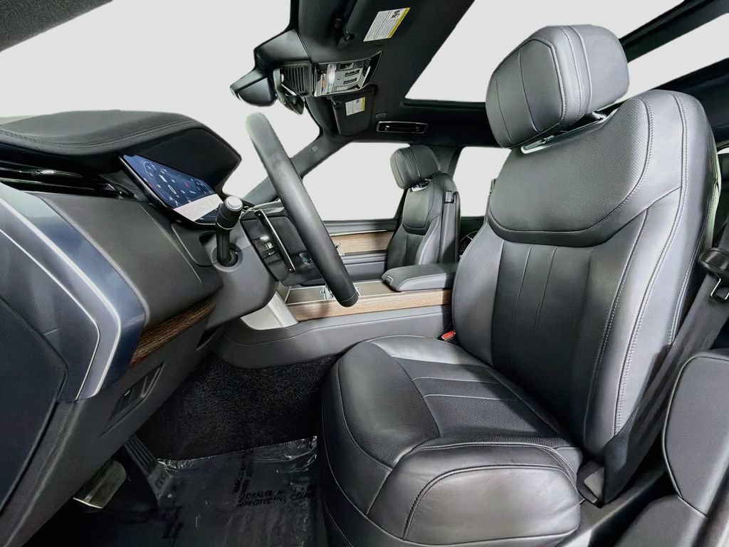 Certified 2025 Land Rover Range Rover SE AWD/4WD image 22