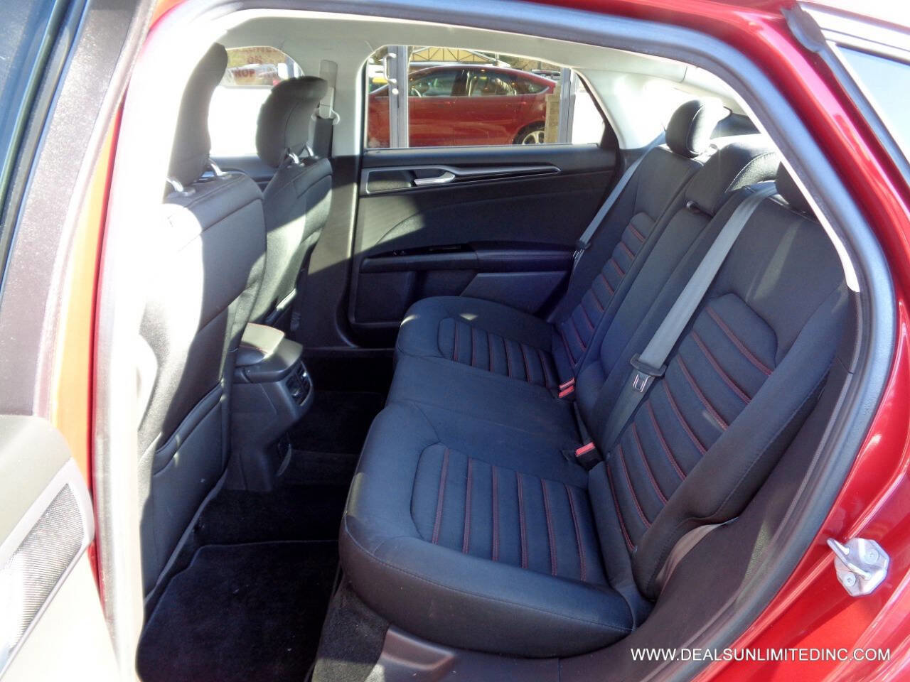 Used 2014 Ford Fusion SE w/ Equipment Group 201A image 13