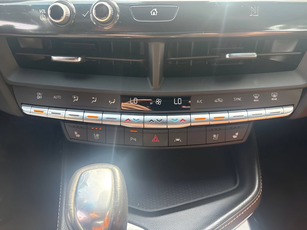 Used 2021 Cadillac CT4 Premium Luxury w/ Climate Package RWD image 21