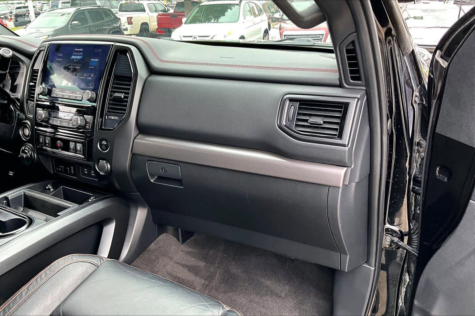 Used 2021 Nissan Titan PRO-4X w/ Pro-4x Convenience Package AWD/4WD image 17