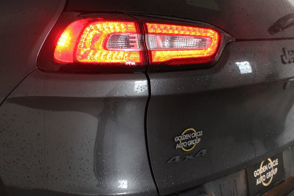 Used 2017 Jeep Cherokee Trailhawk w/ Comfort/Convenience Group image 55