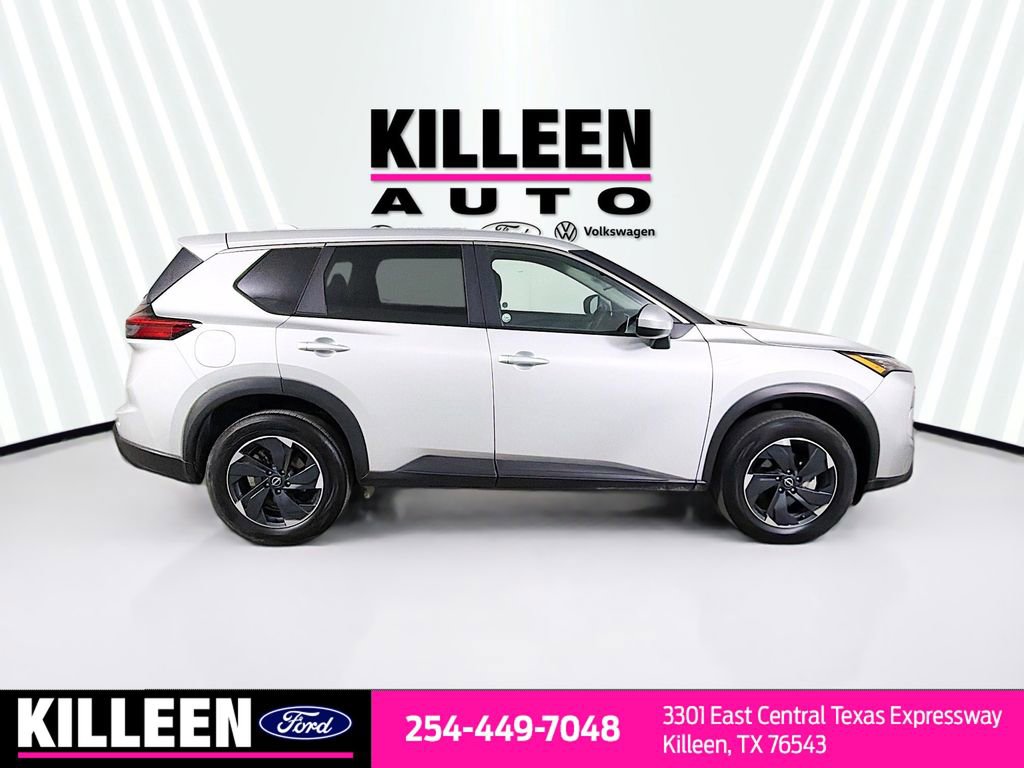 Used 2024 Nissan Rogue SV AWD/4WD image 9