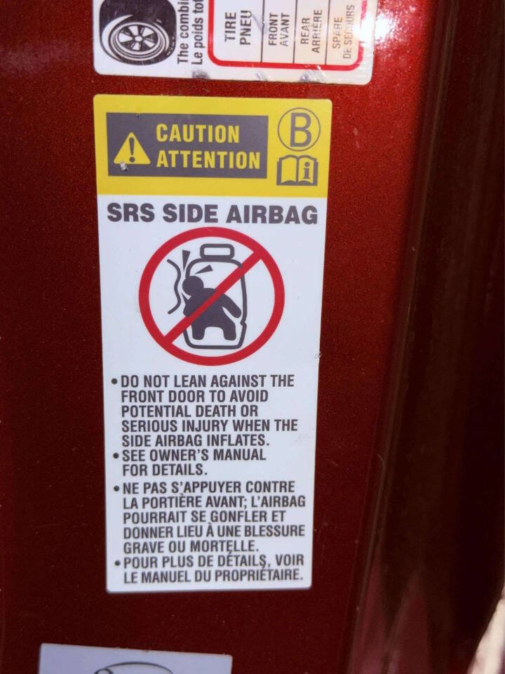 Used 2013 Toyota Sienna XLE image 17