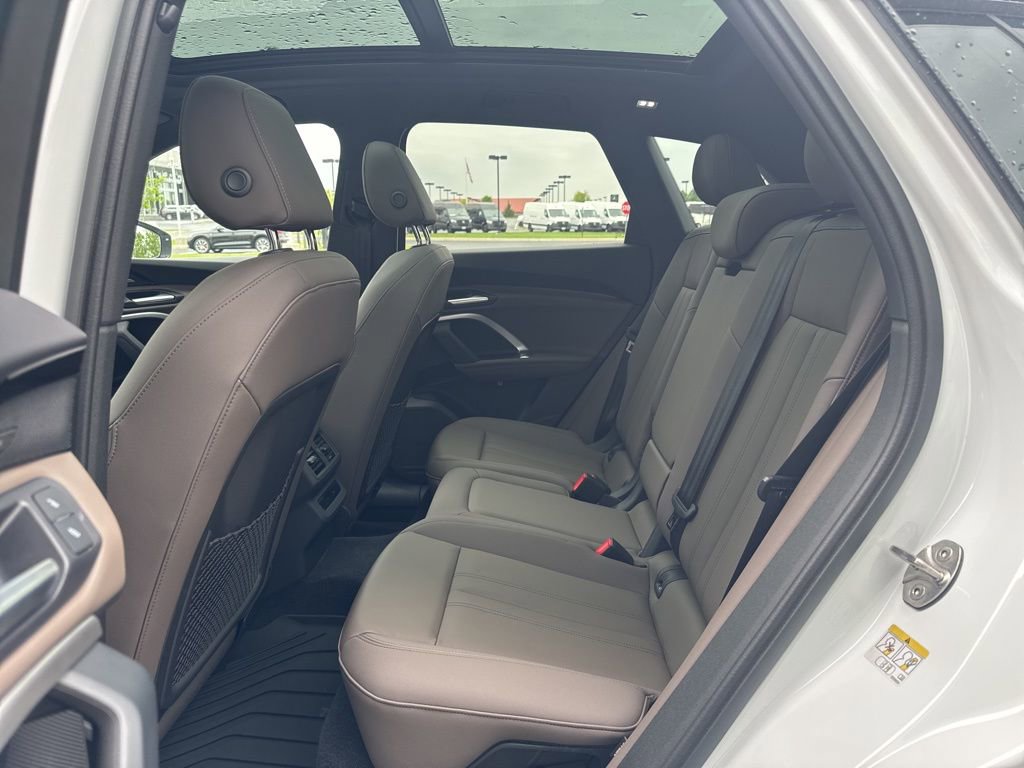 Used 2025 Audi Q5 Premium Plus w/ Premium Plus AWD/4WD image 25