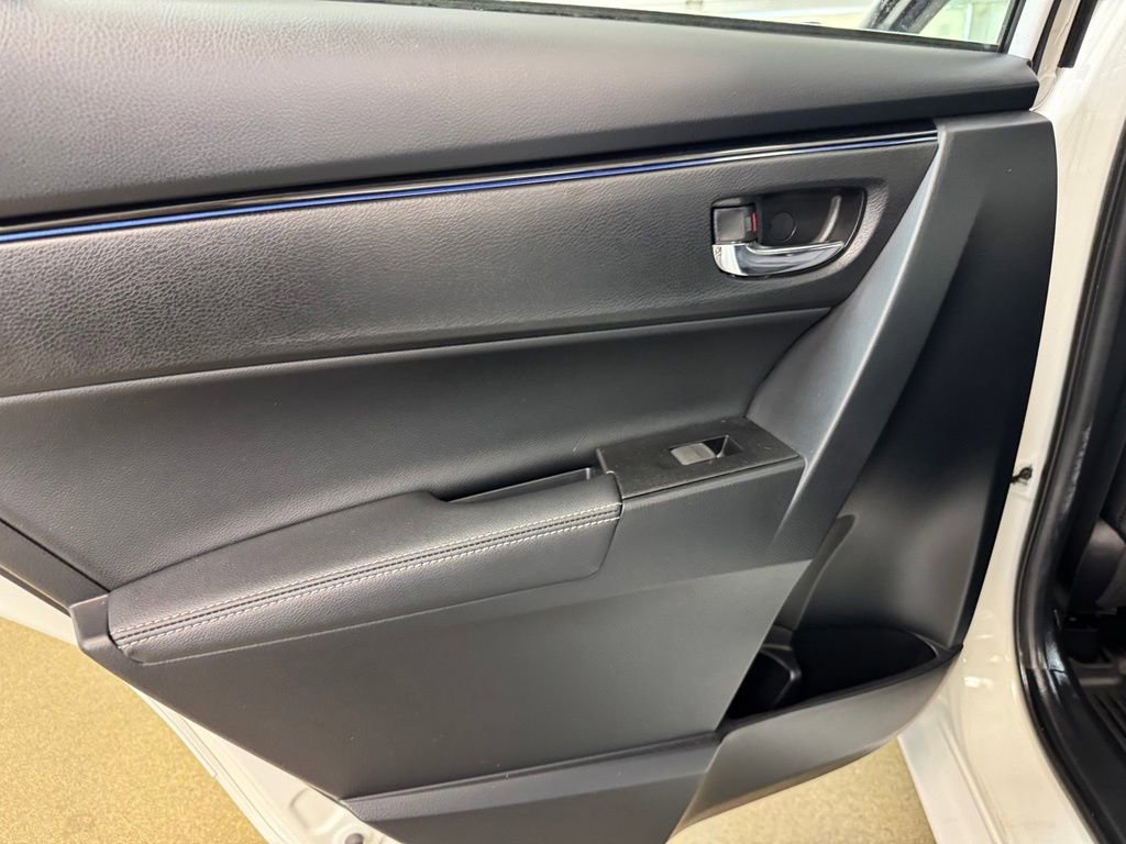 Used 2019 Toyota Corolla SE w/ SE Premium Package FWD image 13