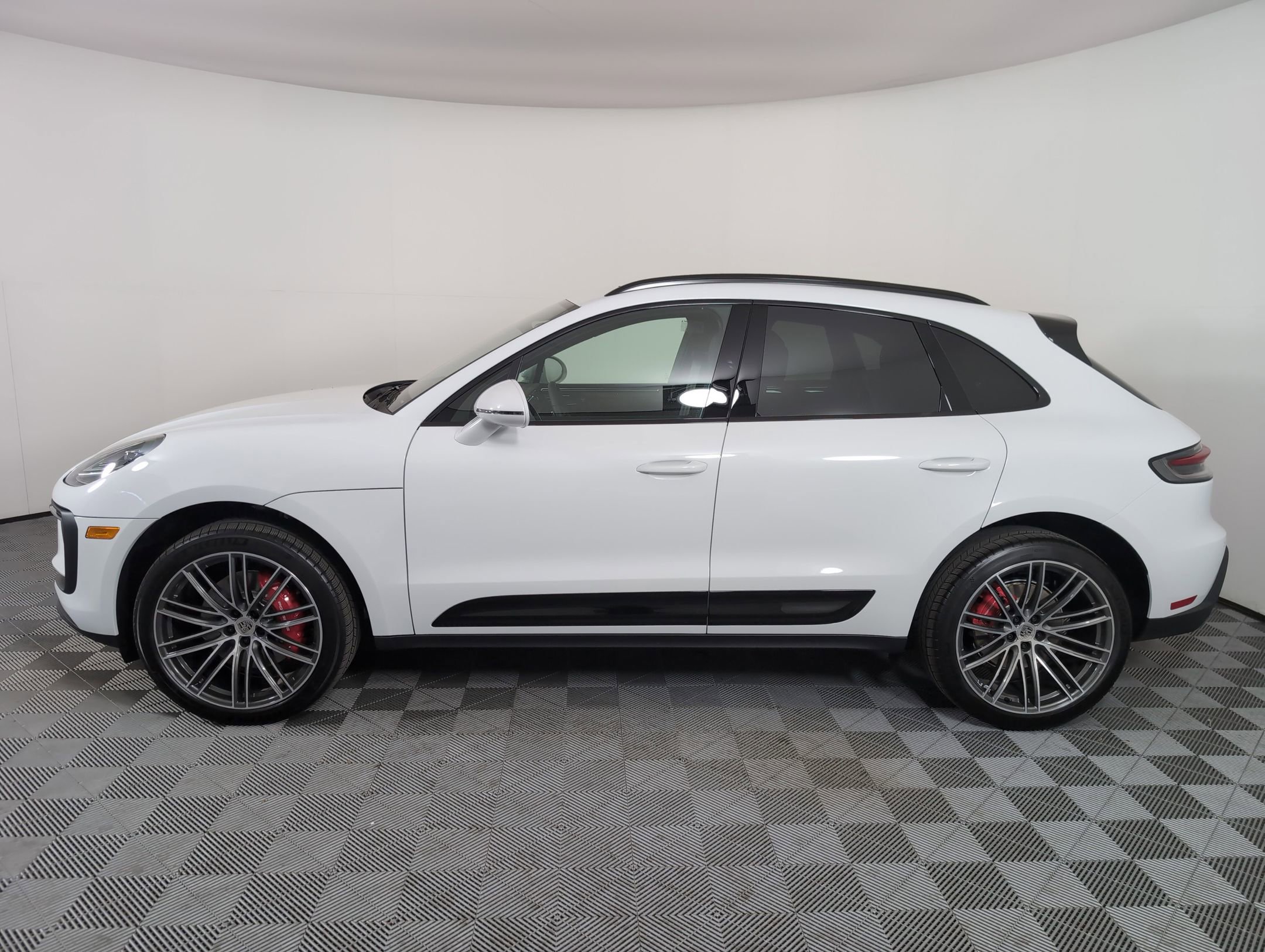 Used 2026 Porsche Macan S image 2