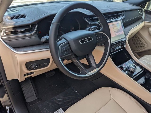 New 2025 Jeep Grand Cherokee Limited image 10