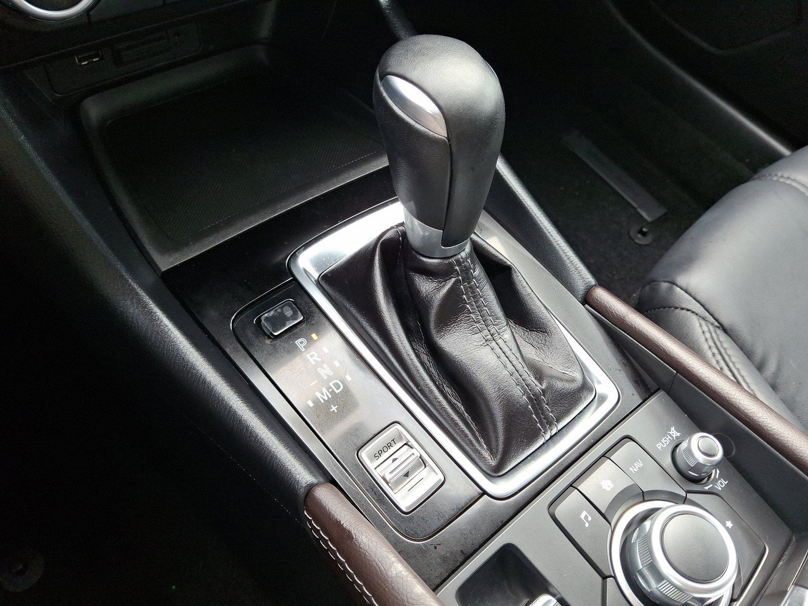 Used 2018 MAZDA MAZDA3 Touring image 15