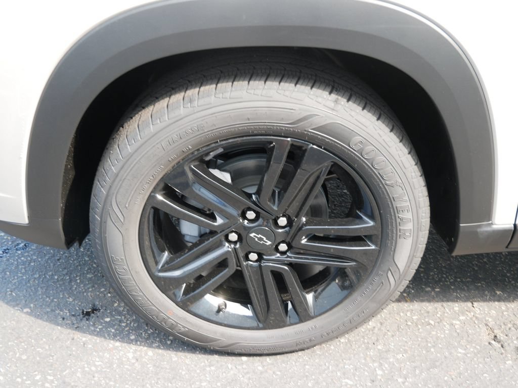 New 2026 Chevrolet Trax ACTIV w/ Sunroof Package FWD image 13