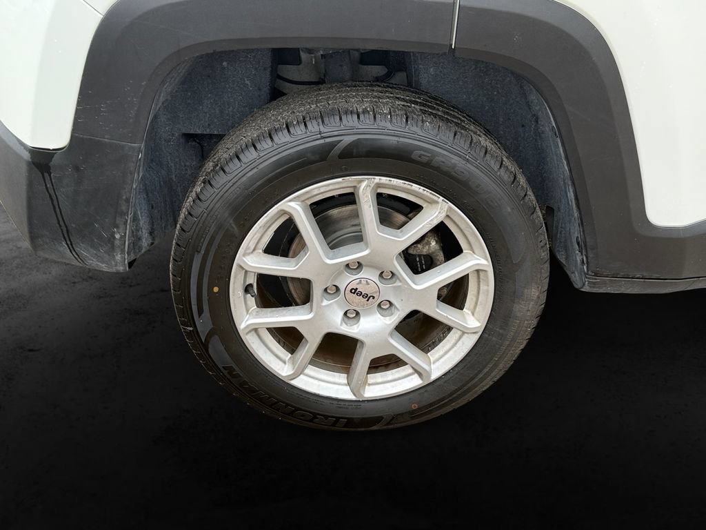 Used 2023 Jeep Renegade Latitude AWD/4WD image 12