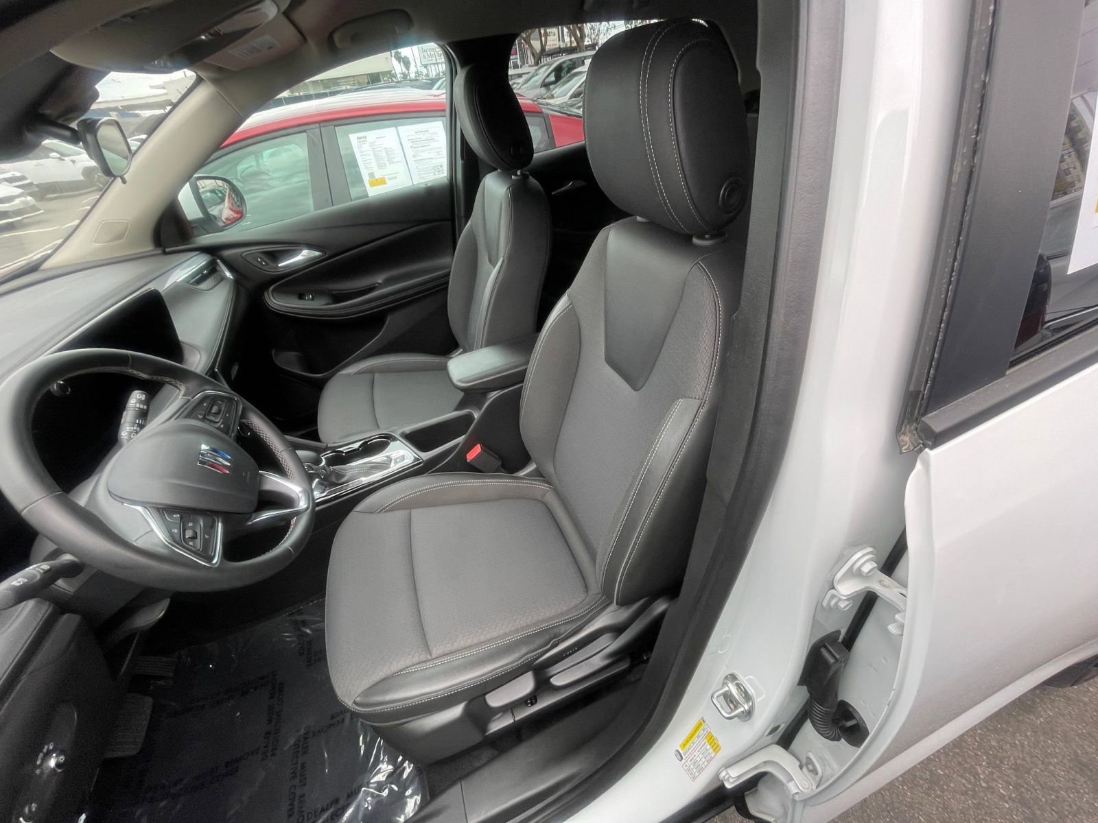 Used 2025 Buick Encore GX Preferred FWD image 37