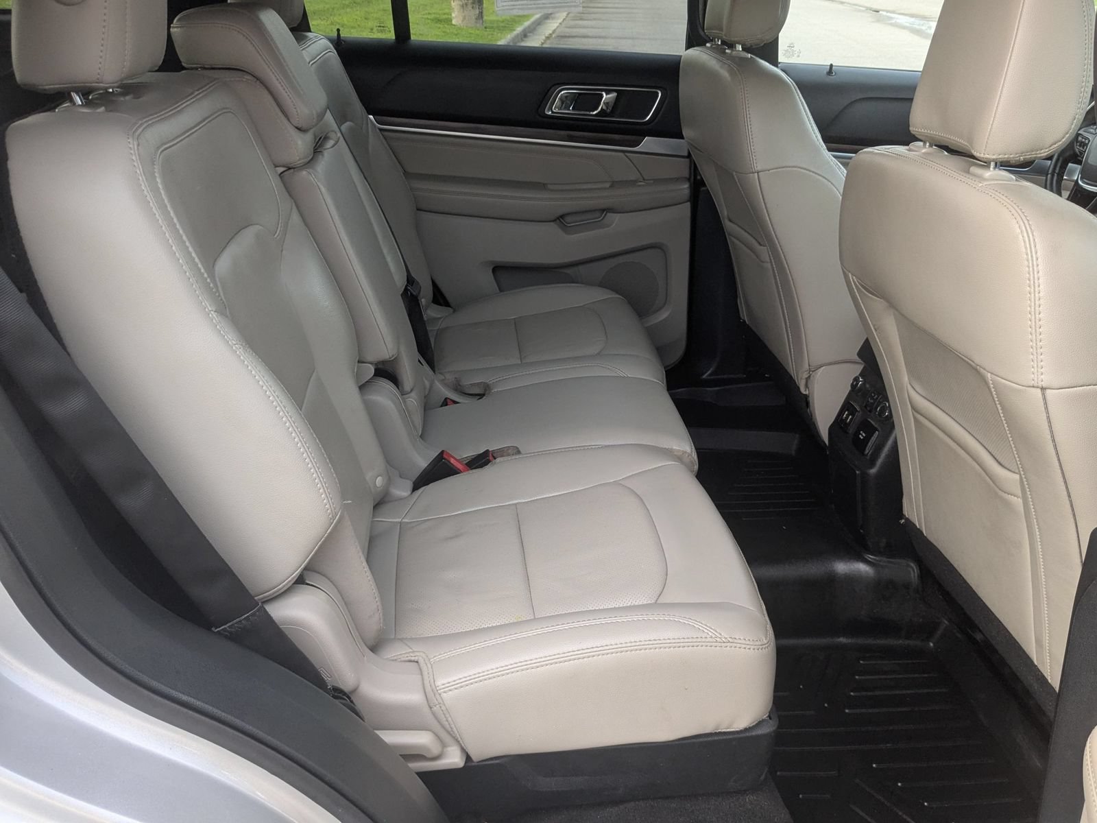 Used 2018 Ford Explorer Limited w/ Equipment Group 301A FWD image 37