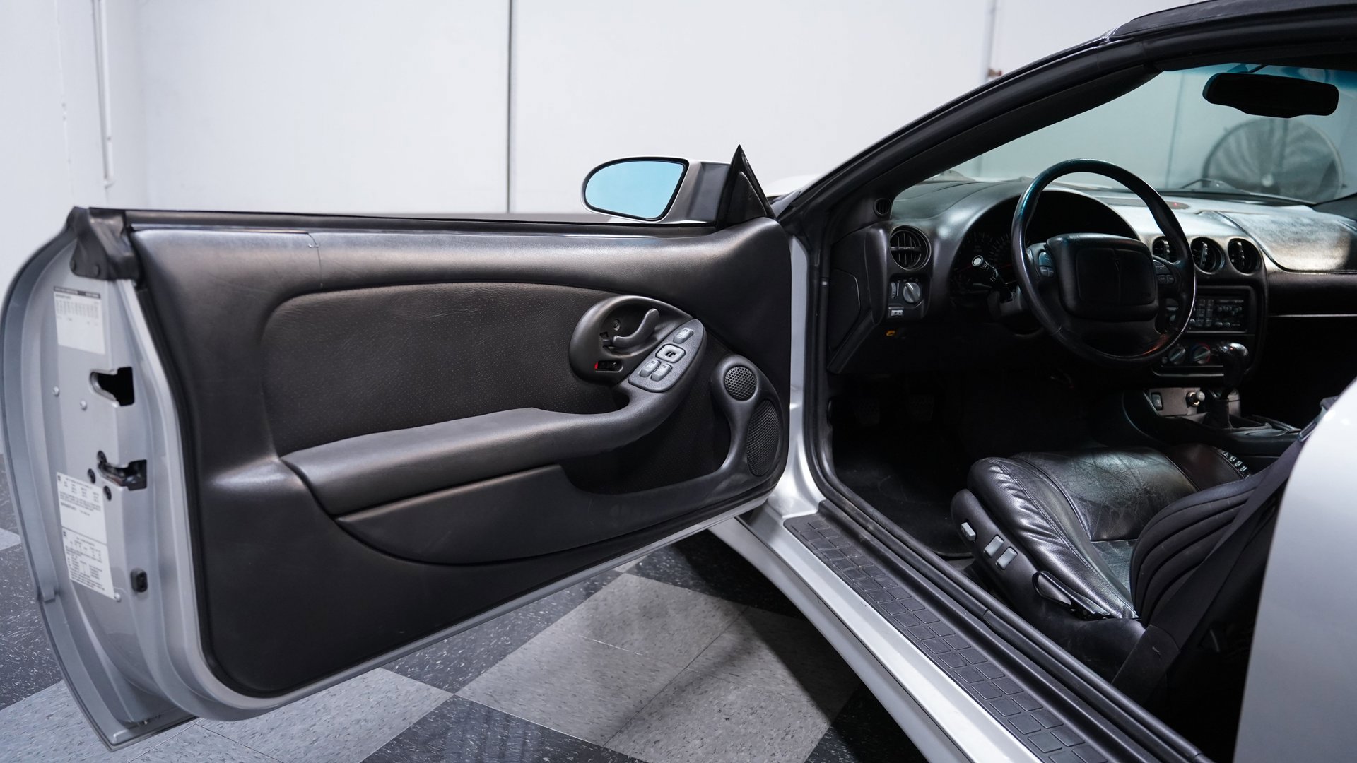 Used 2000 Pontiac Firebird Trans Am RWD image 29
