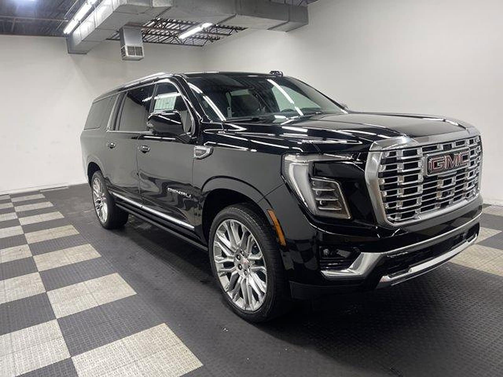 New 2026 GMC Yukon XL Denali w/ Denali Reserve Package AWD/4WD image 5