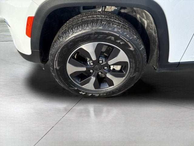 Used 2023 Jeep Grand Cherokee 4x4 image 23