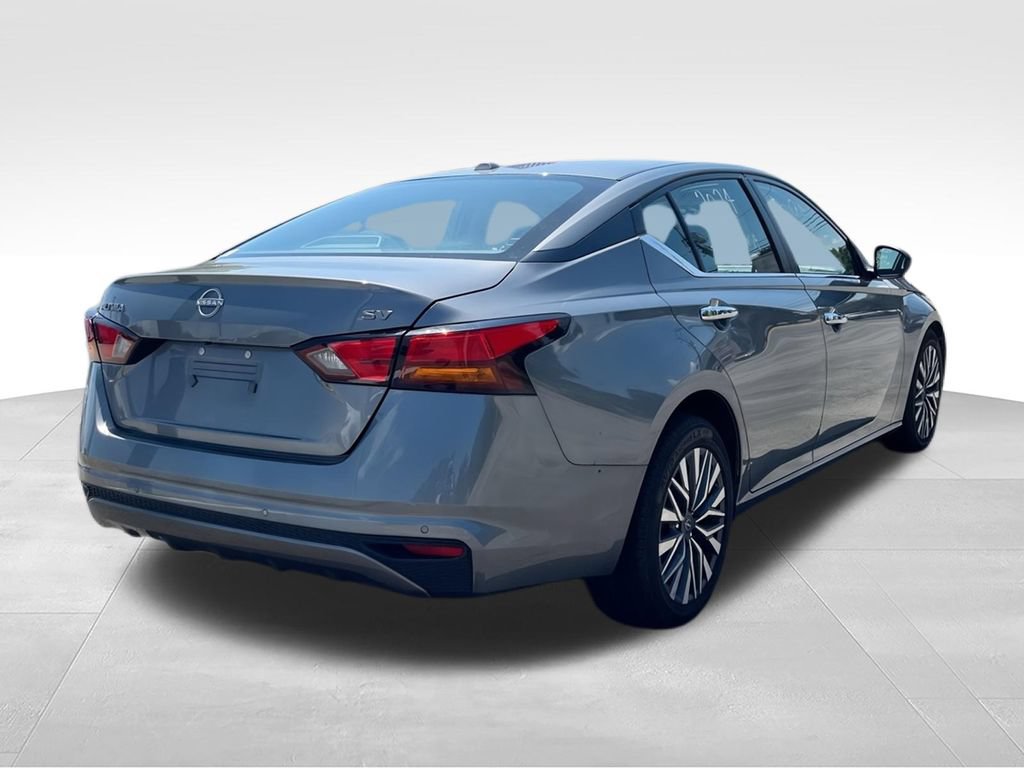 Used 2024 Nissan Altima 2.5 SV FWD image 8