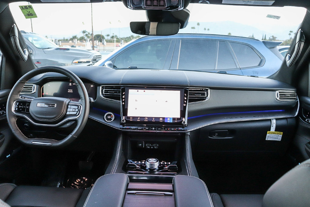New 2026 Jeep Grand Wagoneer L Summit AWD/4WD image 14