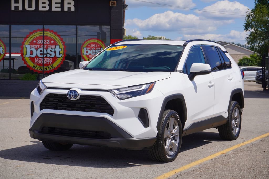 Used 2023 Toyota RAV4 XLE image 3