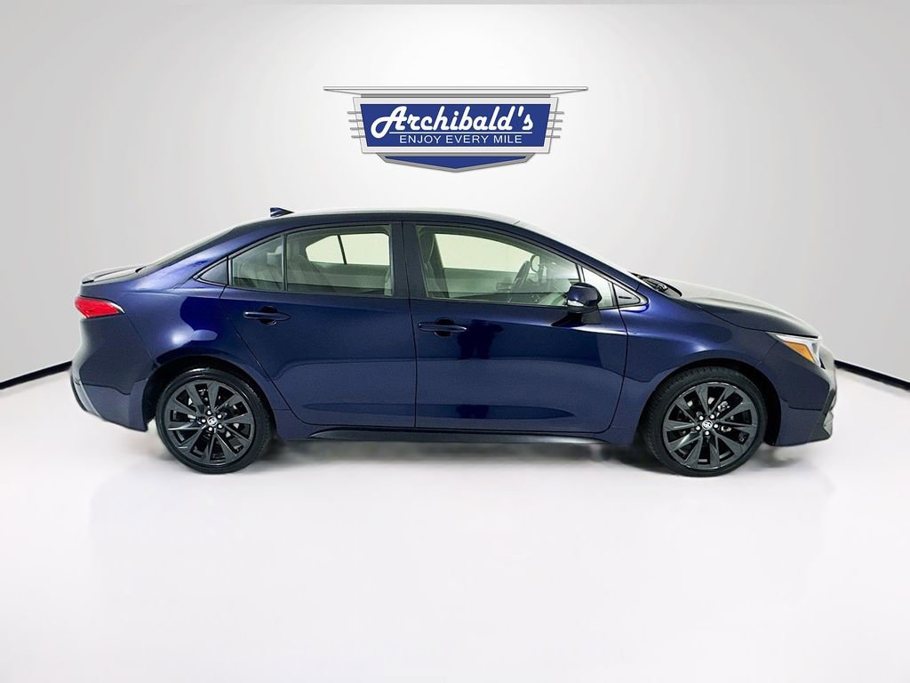 Used 2025 Toyota Corolla SE w/ Convenience Package image 9