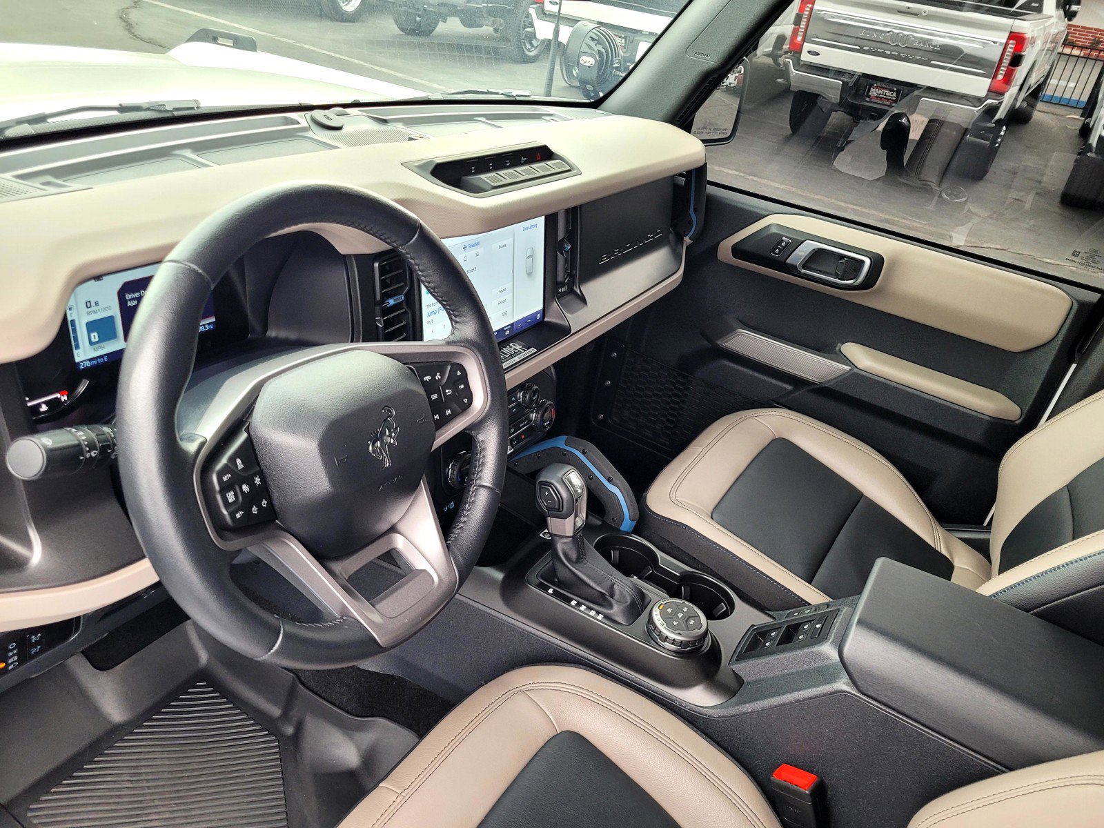 Used 2023 Ford Bronco Wildtrak image 15