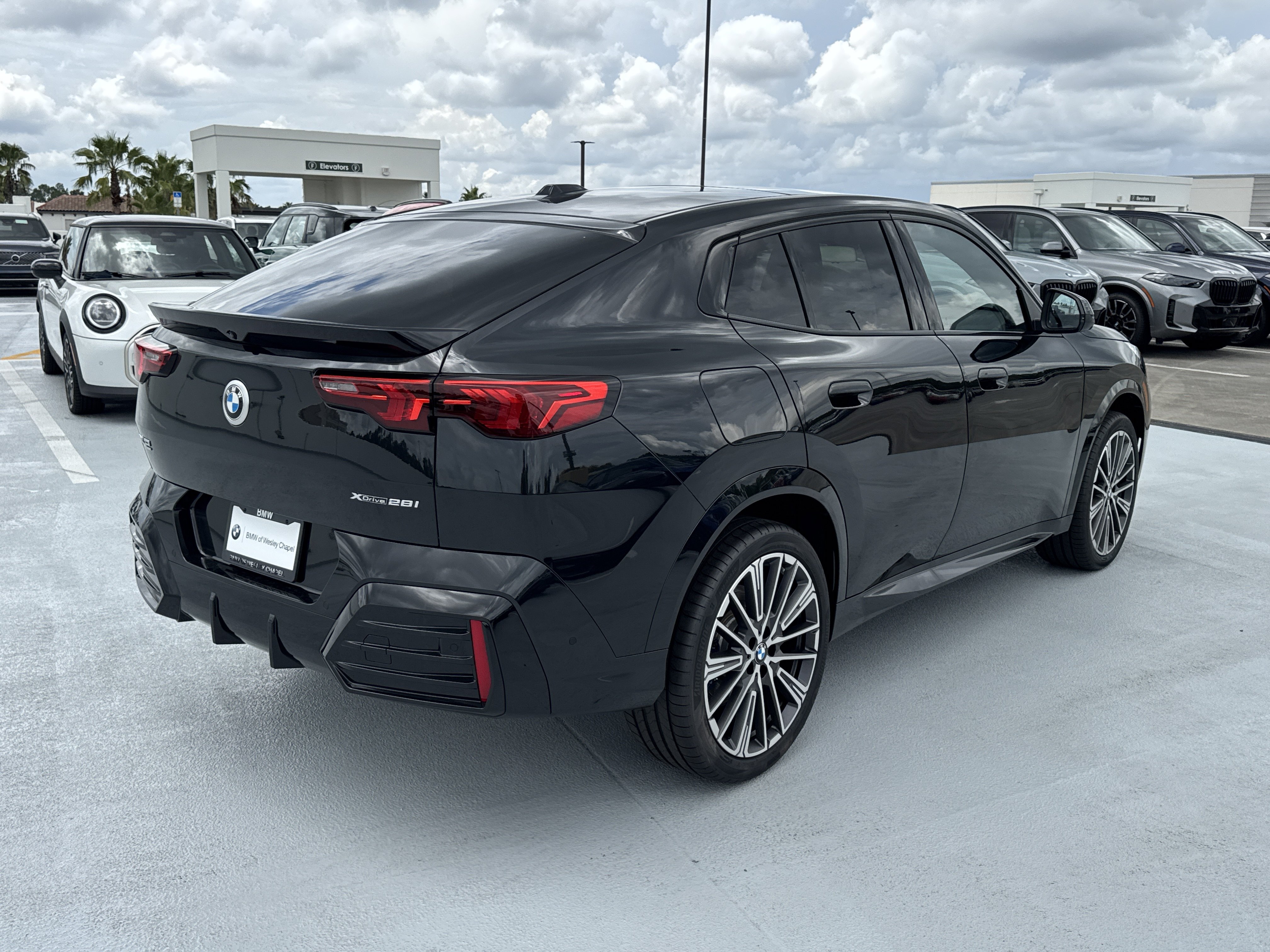 New 2026 BMW X2 xDrive28i w/ Technology Package AWD/4WD image 7