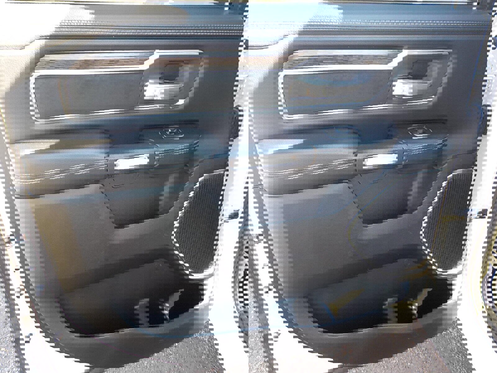 Used 2020 RAM 1500 Laramie w/ Trailer Tow Group image 9