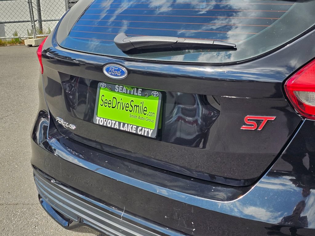 Used 2016 Ford Focus ST FWD image 13