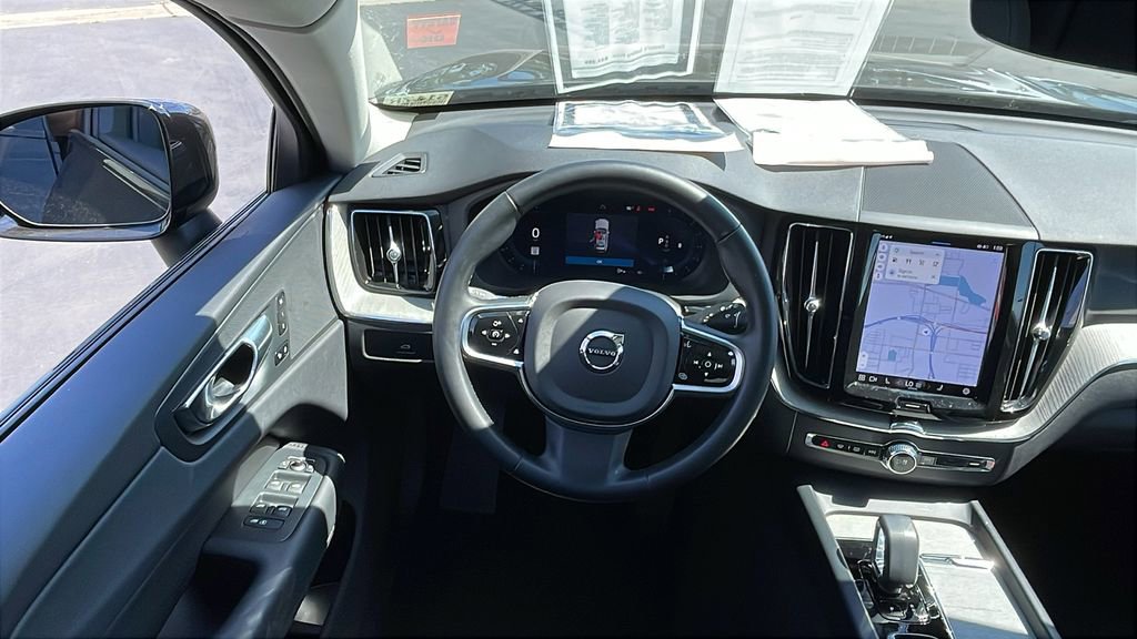 Used 2025 Volvo XC60 B5 Plus AWD/4WD image 13