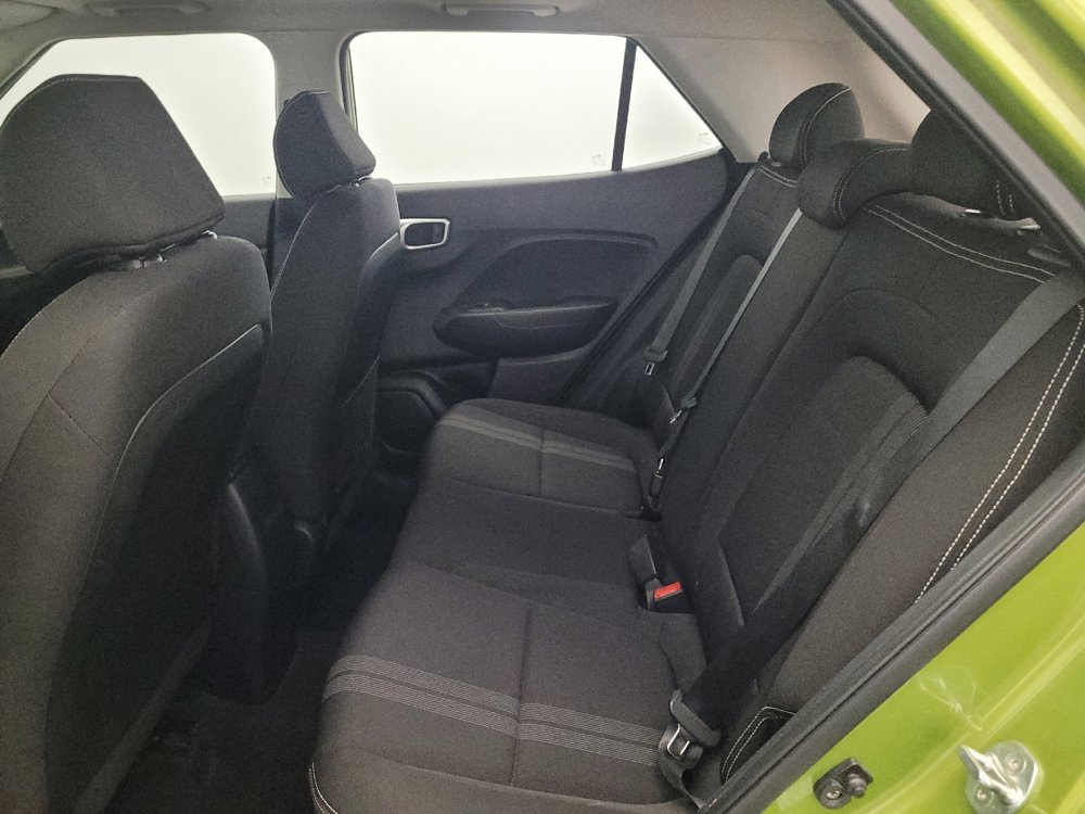 Used 2020 Hyundai Venue SEL w/ Convenience Package FWD image 18