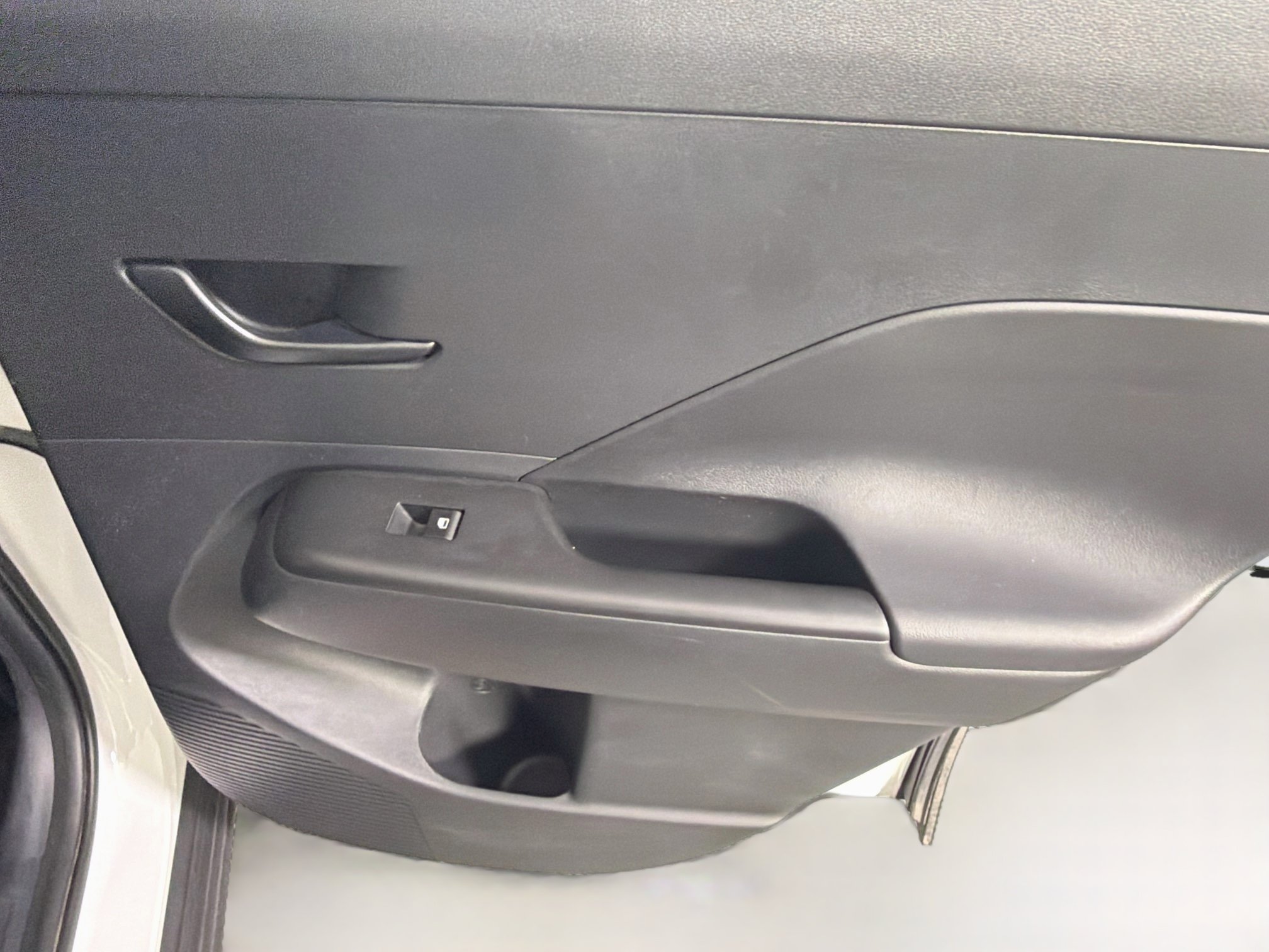 Used 2025 Hyundai Kona SEL FWD image 27