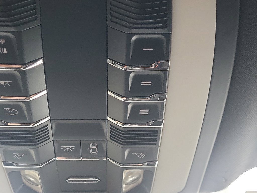Used 2017 Porsche Macan S AWD/4WD image 29
