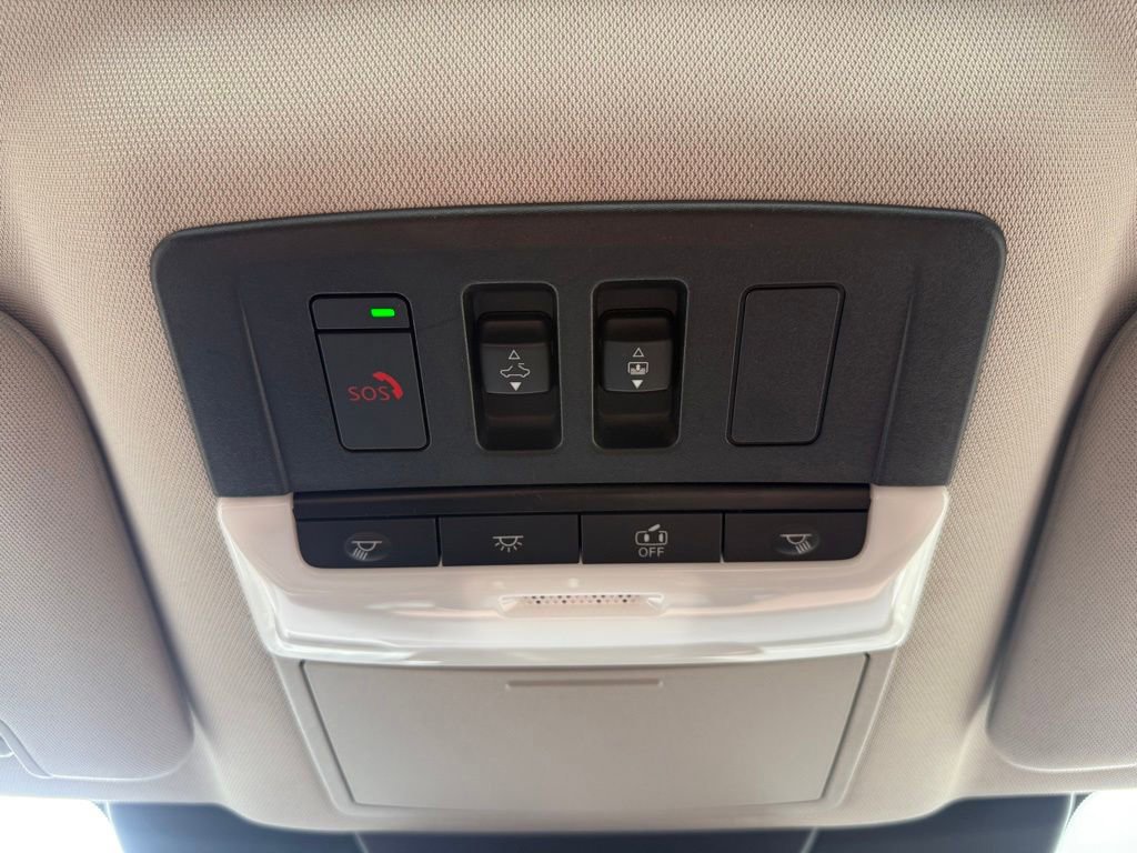 Used 2023 Nissan Pathfinder Platinum AWD/4WD image 17