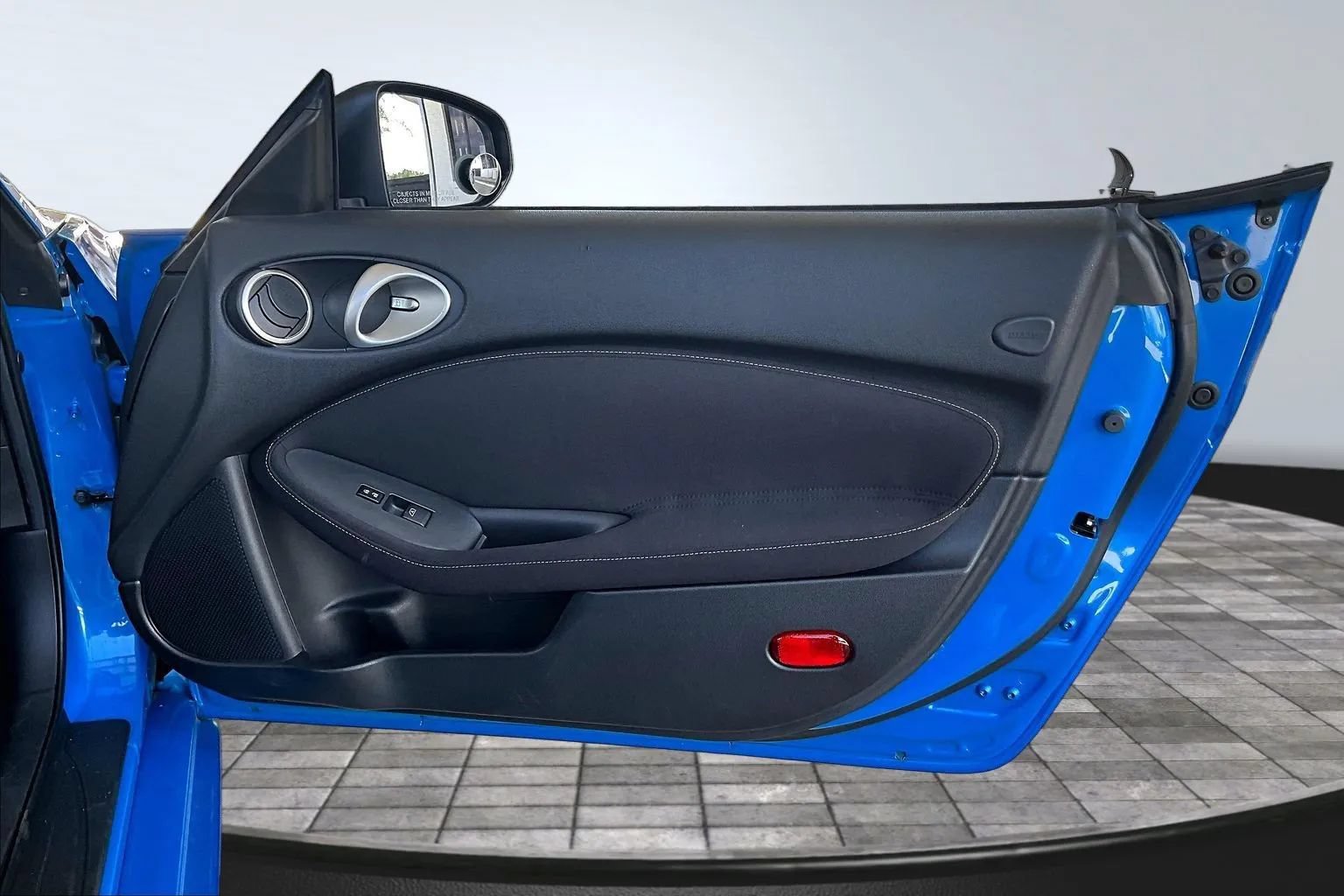 Used 2010 Nissan 370Z Roadster RWD image 21