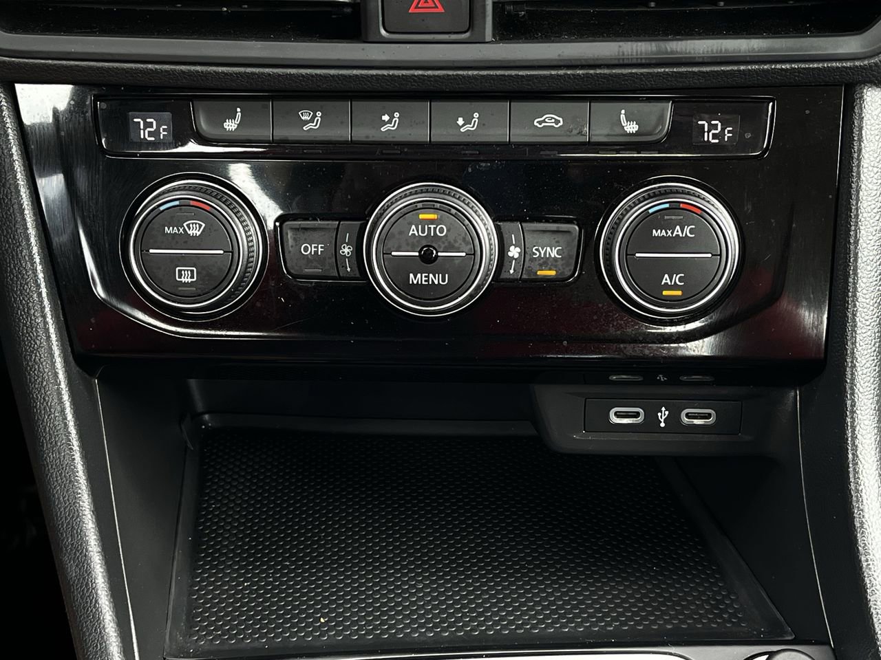 Used 2024 Volkswagen Jetta SE image 18