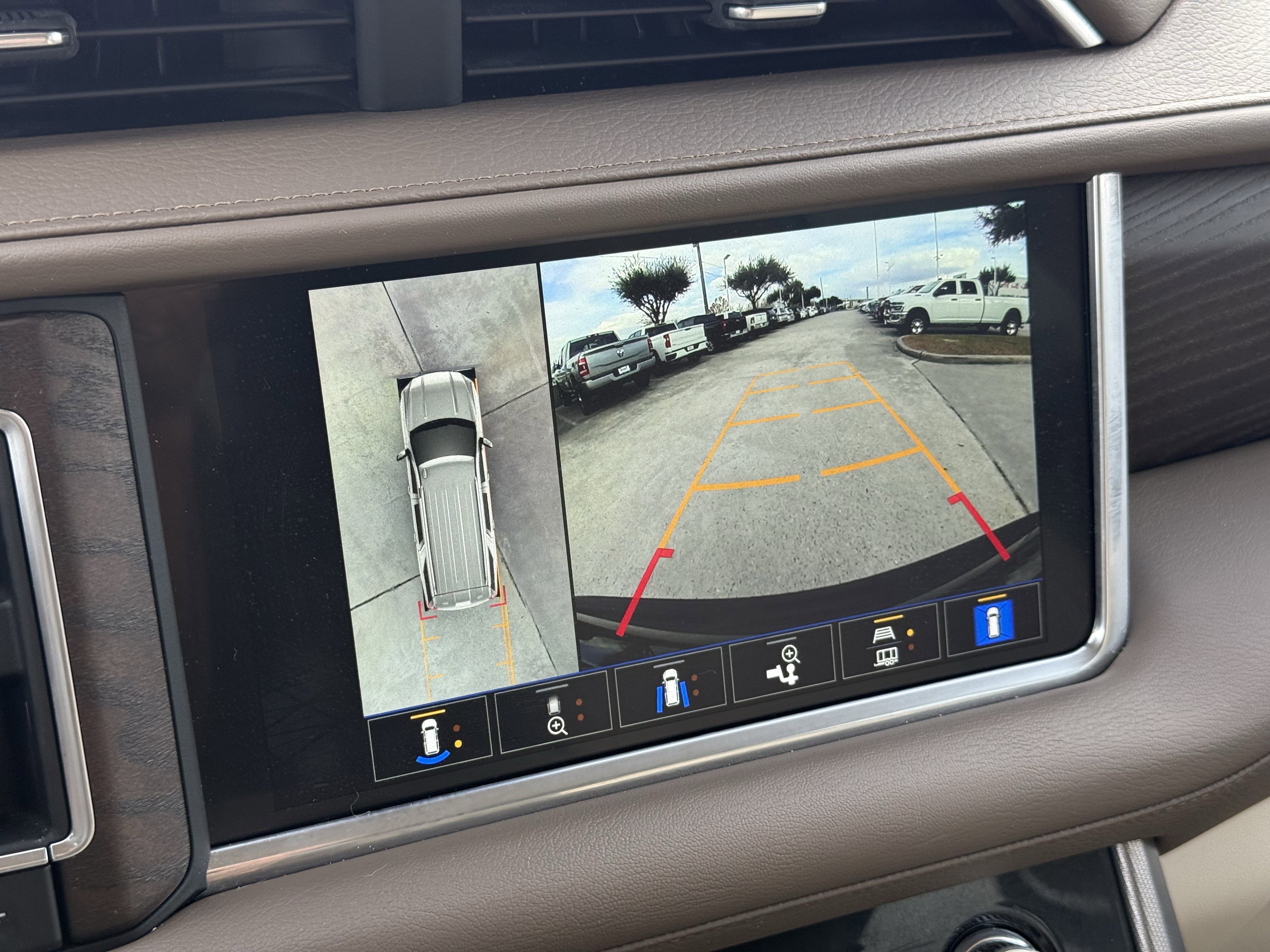 Used 2023 GMC Yukon Denali w/ Max Trailering Package image 21