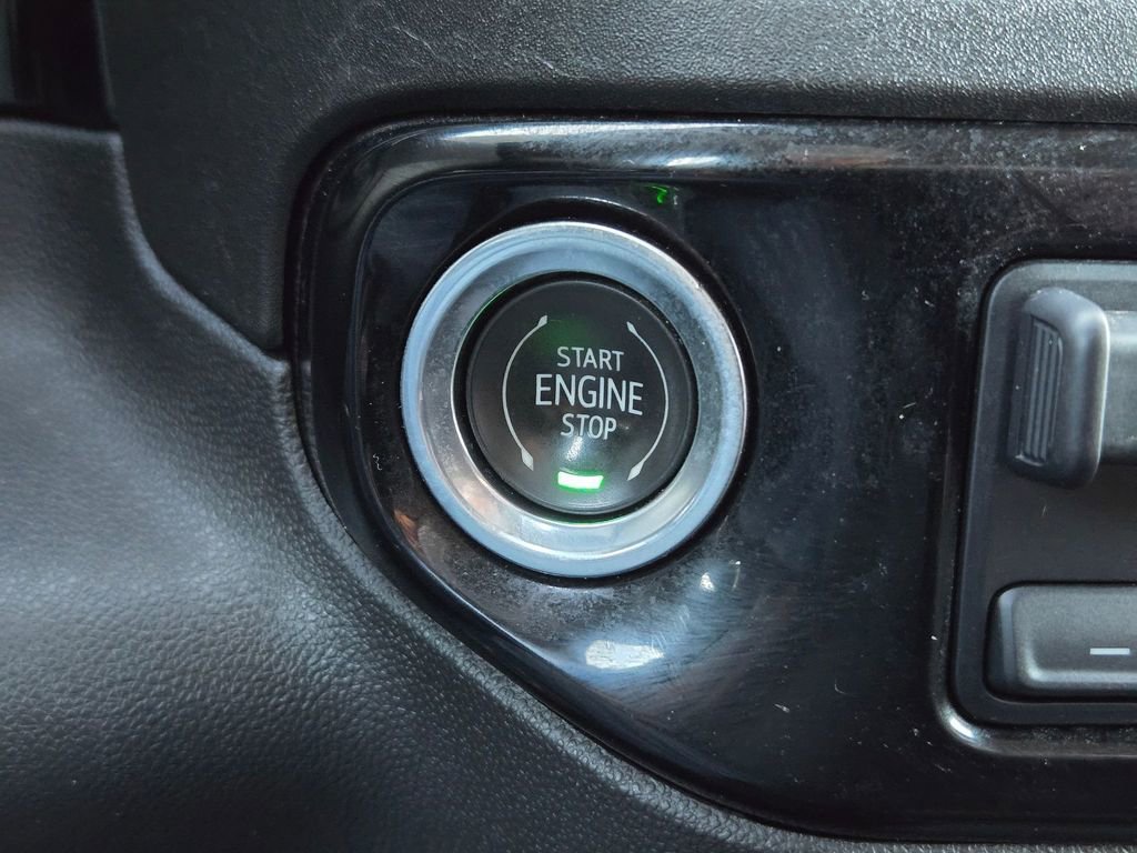 Used 2023 Chevrolet Silverado 1500 LT w/ Z71 Off-Road Package image 18