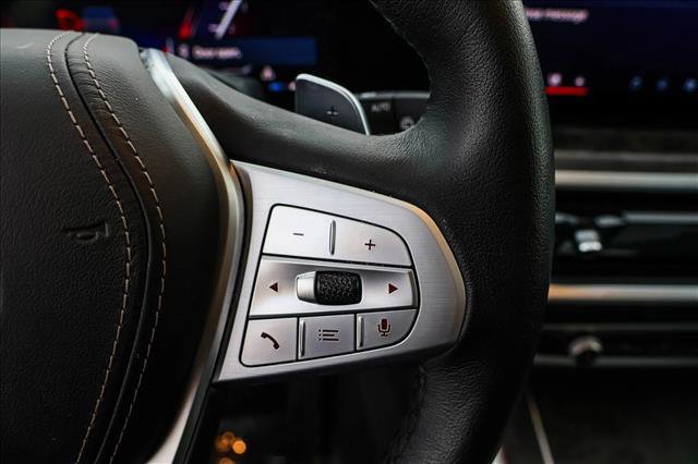 Used 2024 BMW X7 xDrive40i image 16