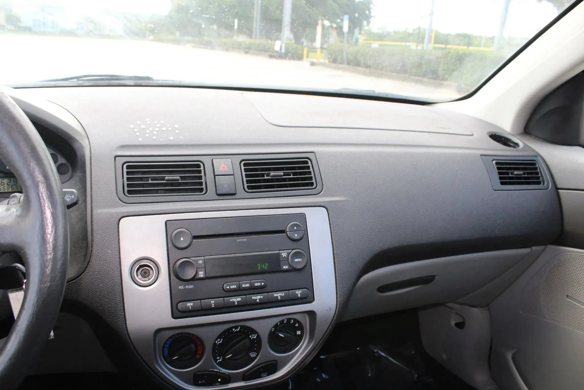 Used 2006 Ford Focus SE FWD image 10