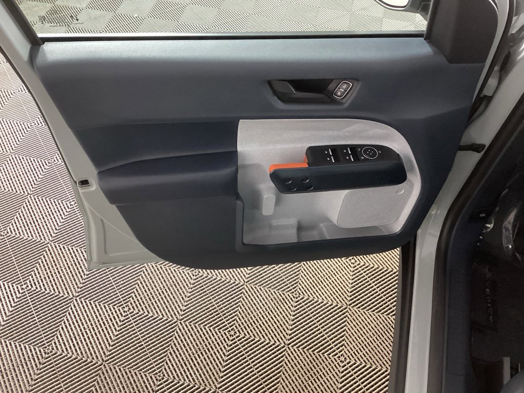 Used 2024 Ford Maverick XLT image 14