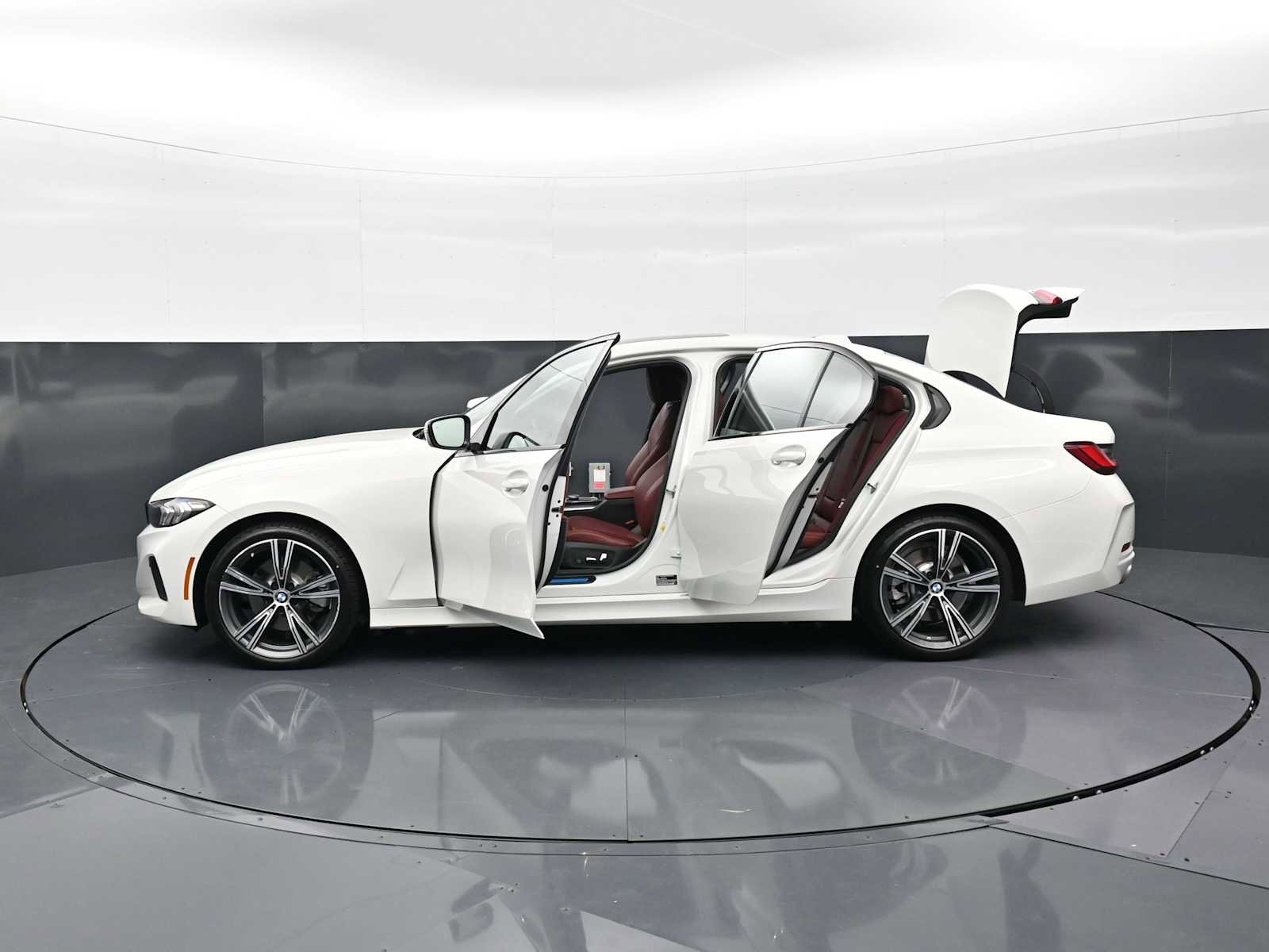 Used 2023 BMW 330i Sedan w/ Premium Package RWD image 36