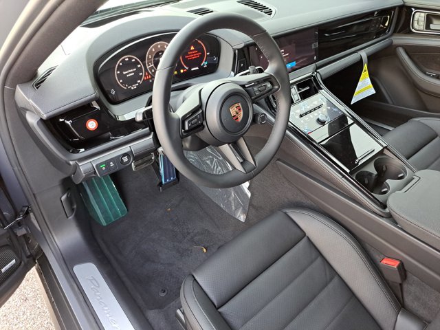 New 2026 Porsche Panamera 4 image 4