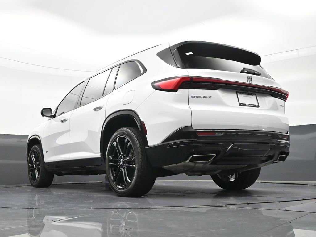 Used 2025 Buick Enclave Sport Touring w/ Power Package FWD image 29