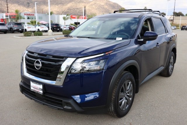 New 2025 Nissan Pathfinder SV image 8