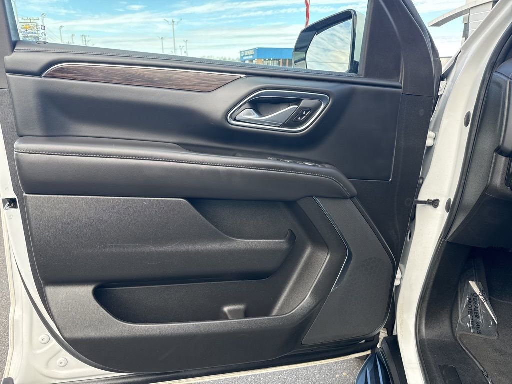 Used 2023 Chevrolet Suburban LS image 25