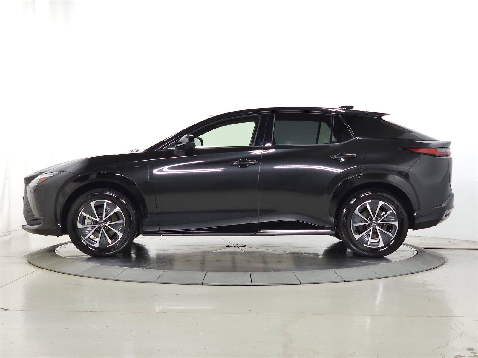 Used 2025 Lexus RZ 300e w/ Accessory Package (2T) FWD image 4