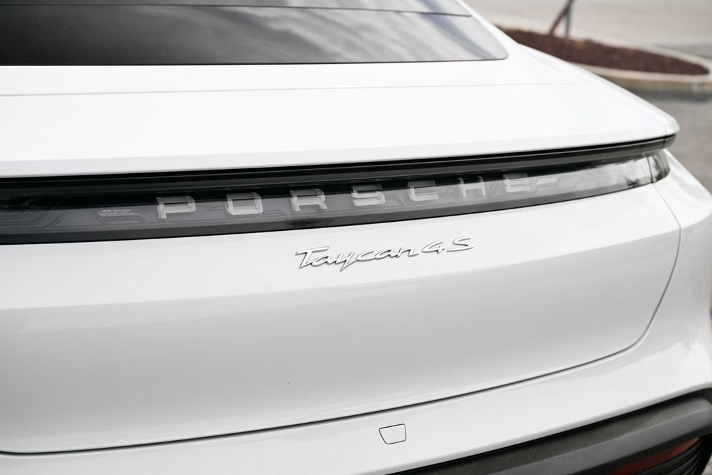 Used 2022 Porsche Taycan 4S AWD/4WD image 14