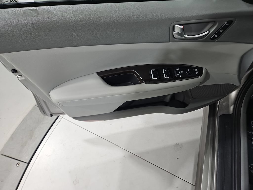 Used 2016 Kia Optima EX w/ Premium Package FWD image 11