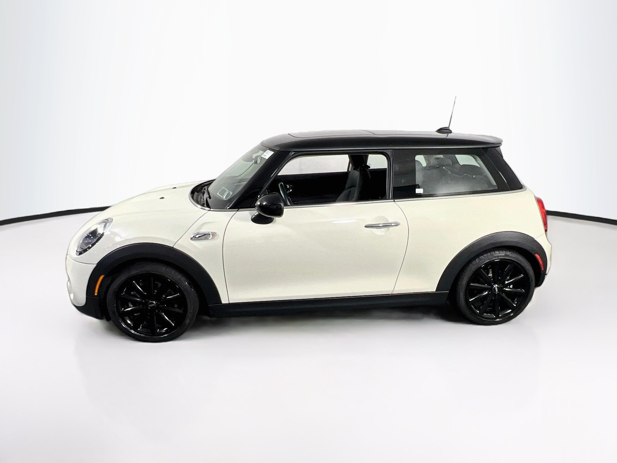 Used 2019 MINI Cooper S FWD image 8