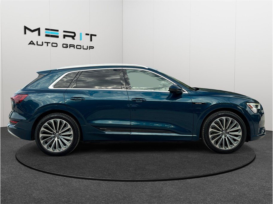 Used 2019 Audi e-tron Prestige w/ Prestige Package AWD/4WD image 10