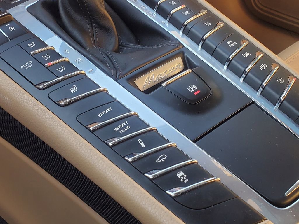Used 2018 Porsche Macan image 22